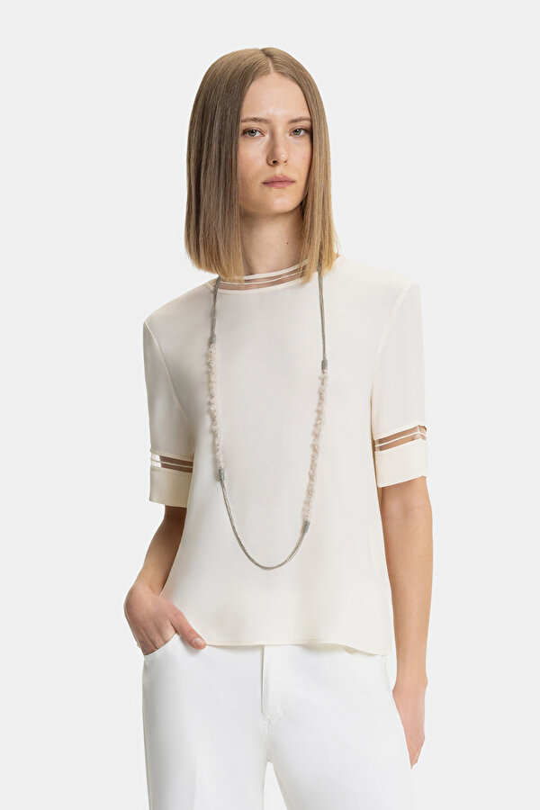 ECRU BASIC / ROUND NECKLINE SHORT SLEEVE BLOUSE