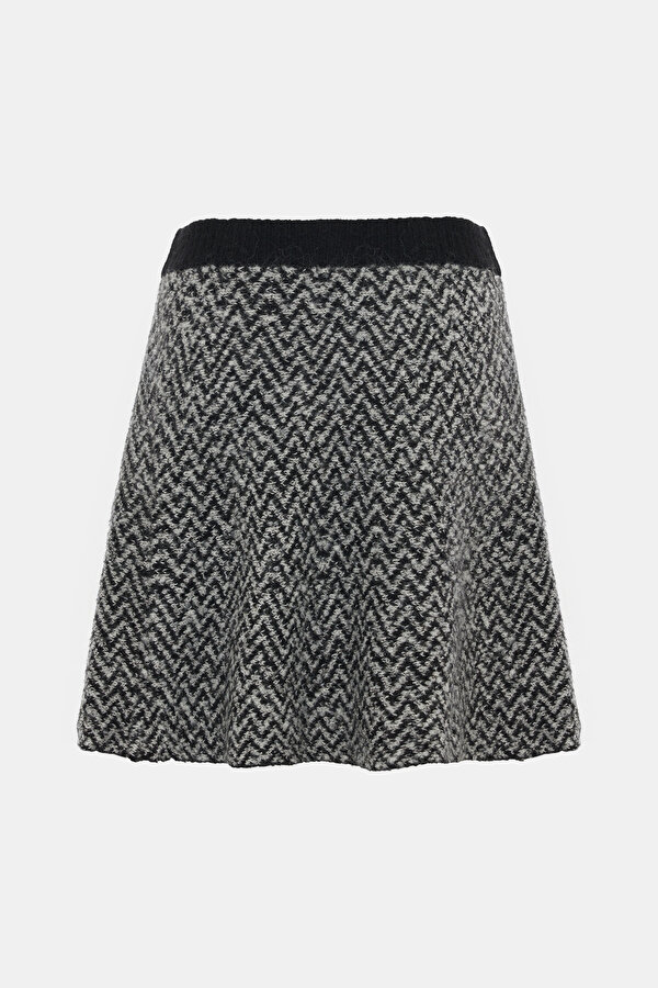 BLACK SKIRT 2