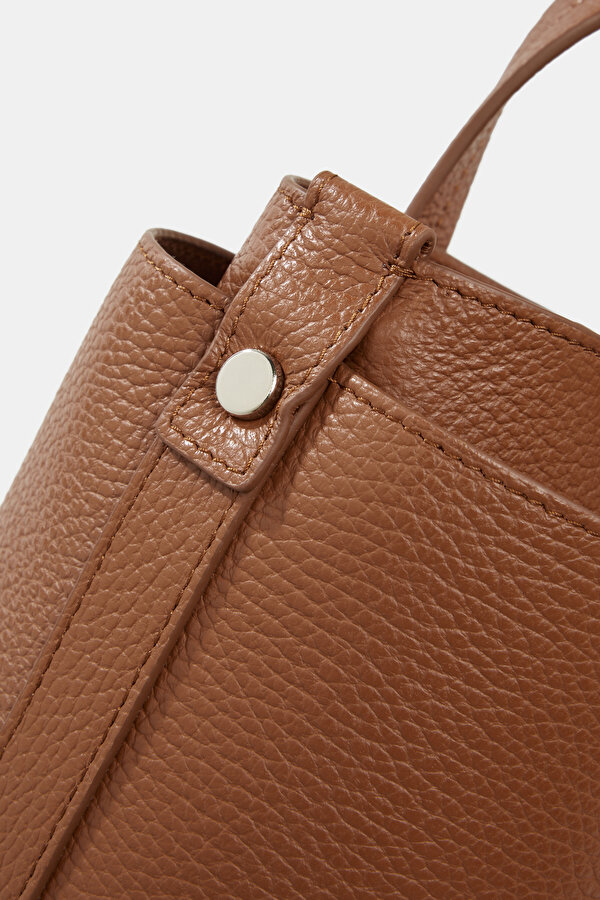 TAN LEATHER BAG 7