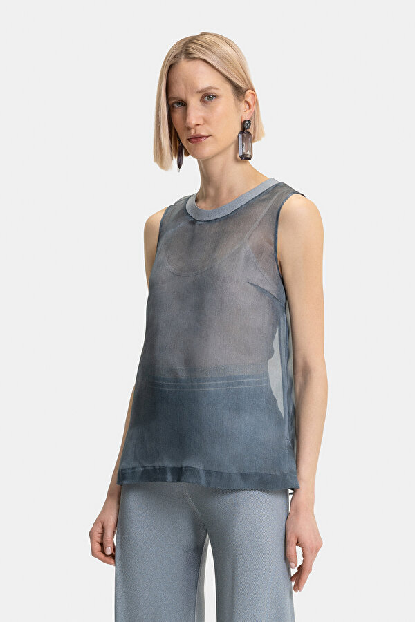 GREY BASIC / ROUND NECKLINE SLEEVELESS BLOUSE