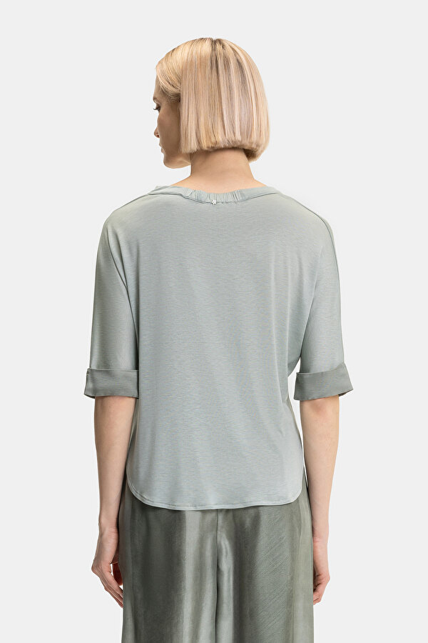 KHAKI V NECK SHORT SLEEVE TSHIRT 2