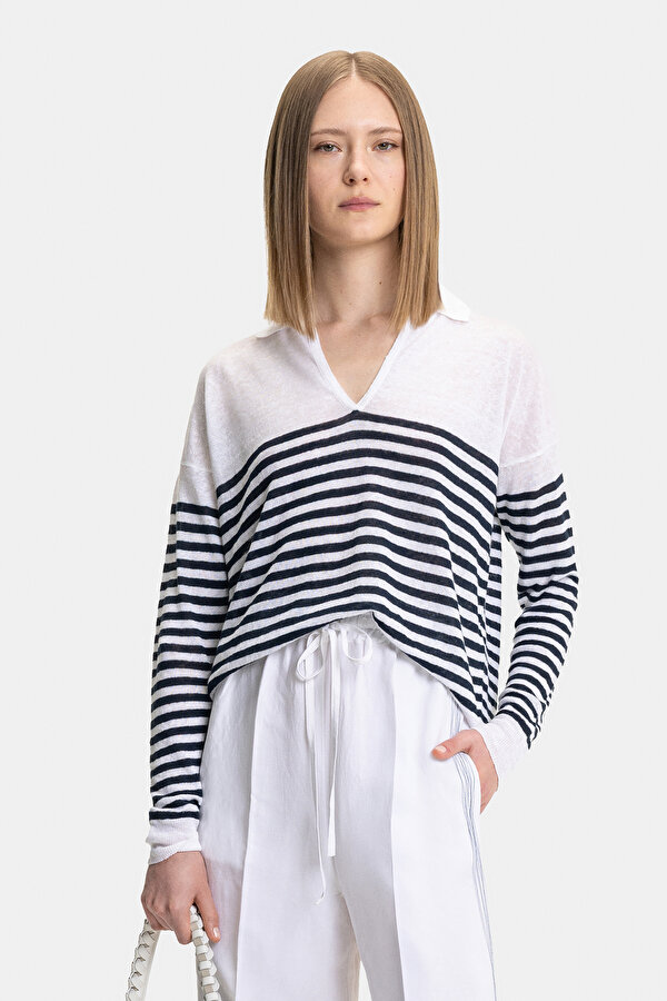 WHİTE NAVY BLUE POLO NECK