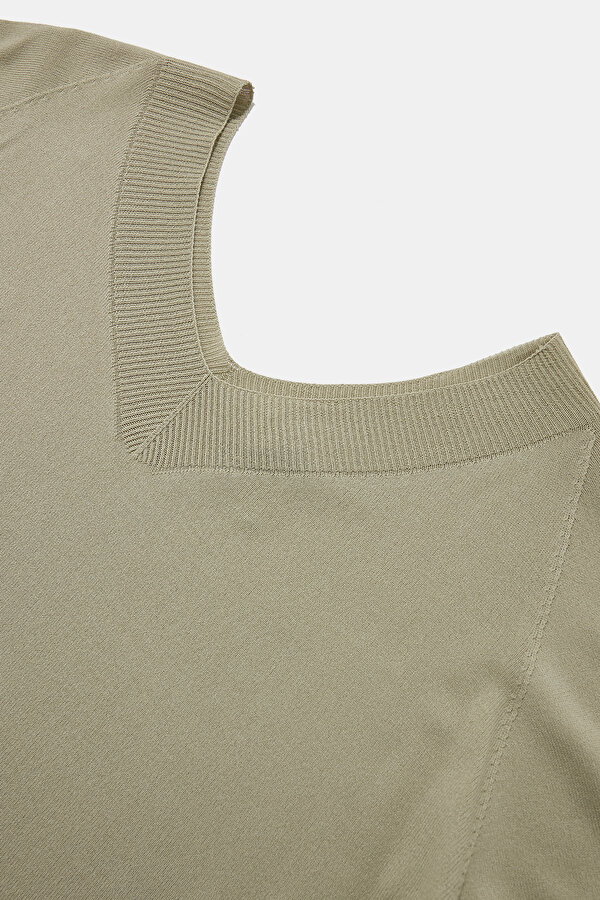 GREEN V NECK 6