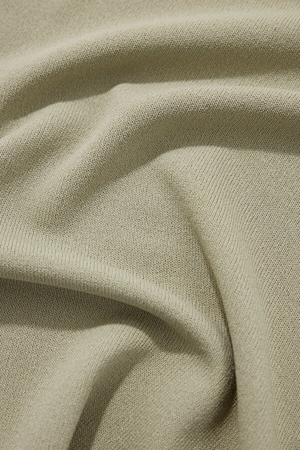 GREEN V NECK 7