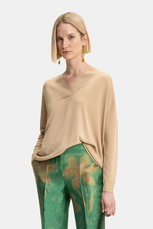 BEIGE V NECK