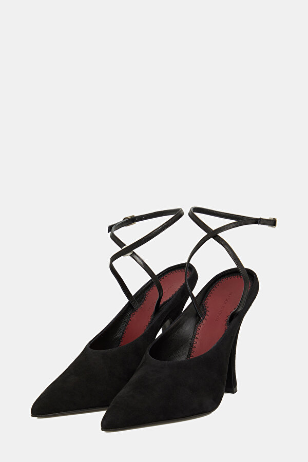 BLACK SHOE 2