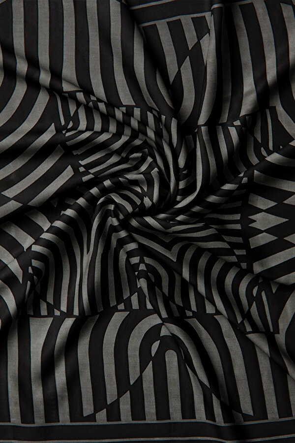 BLACK GEOMETRIC DESIGN SATIN STRIPED SILK FABRICS SCARF 2