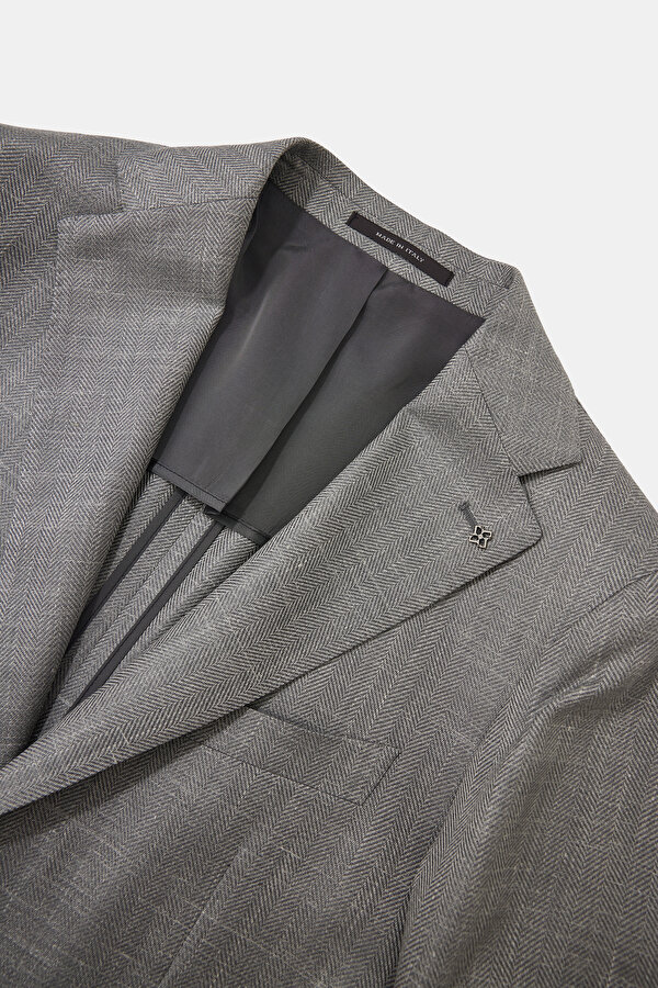 GREY JACKET 6