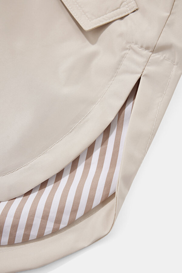 BEIGE COAT 12