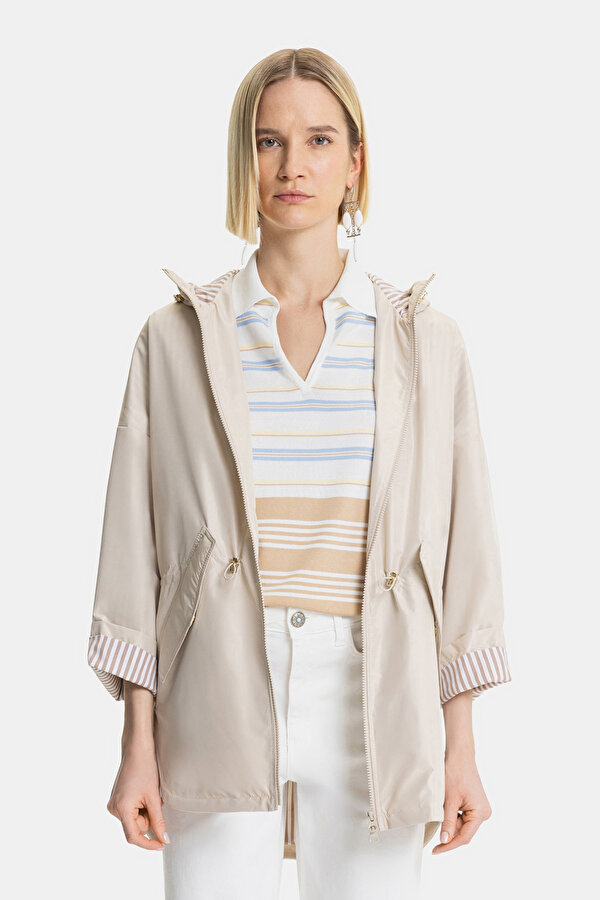 BEIGE COAT