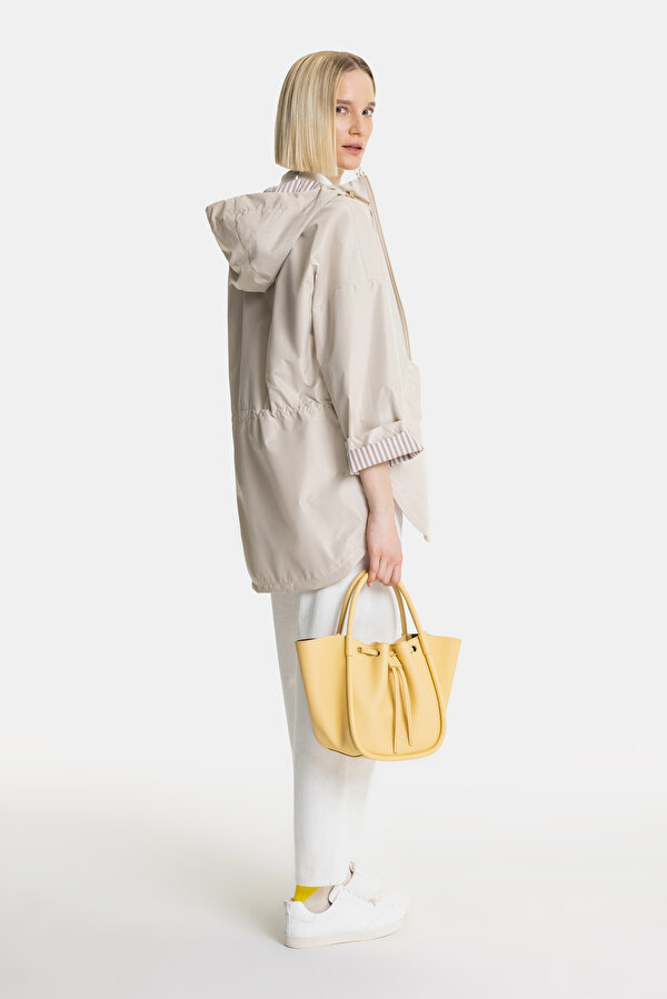 BEIGE COAT 6