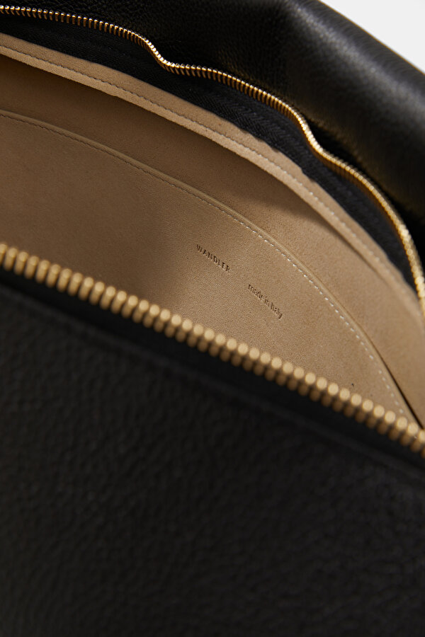 BLACK LEATHER BAG 6