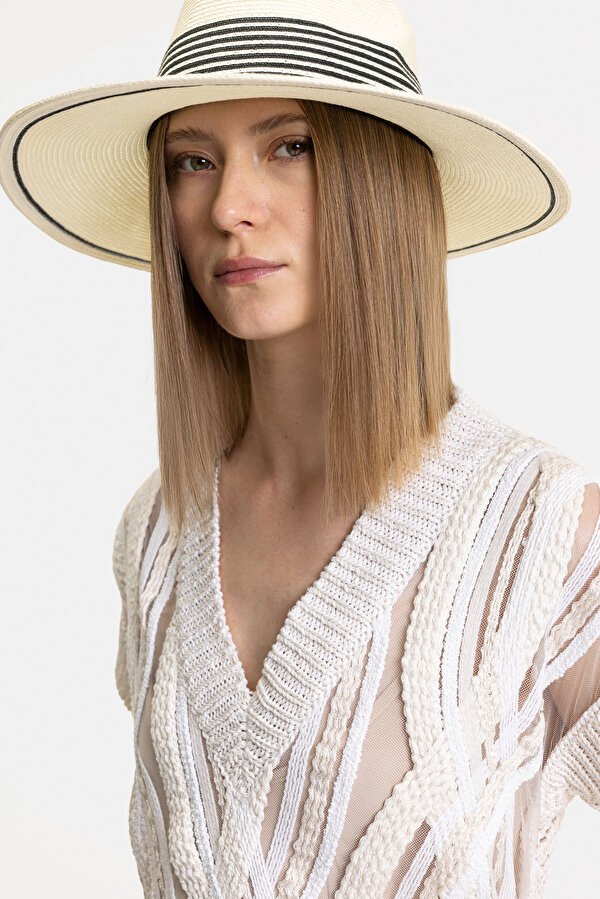 CREAM V NECK TRICOT 6