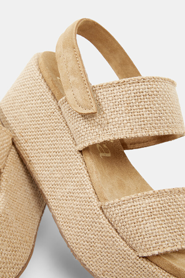 NATURAL SANDALS 6