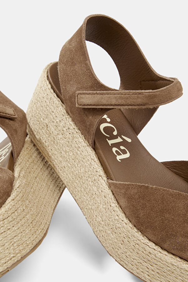 BROWN SANDALS 7