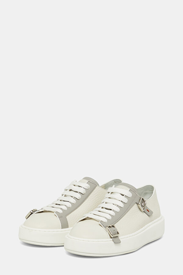 WHITE LEATHER SHOE 2