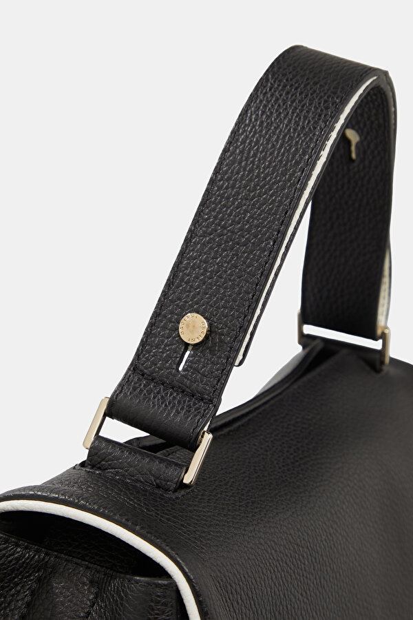 WHITE LEATHER BAG 7