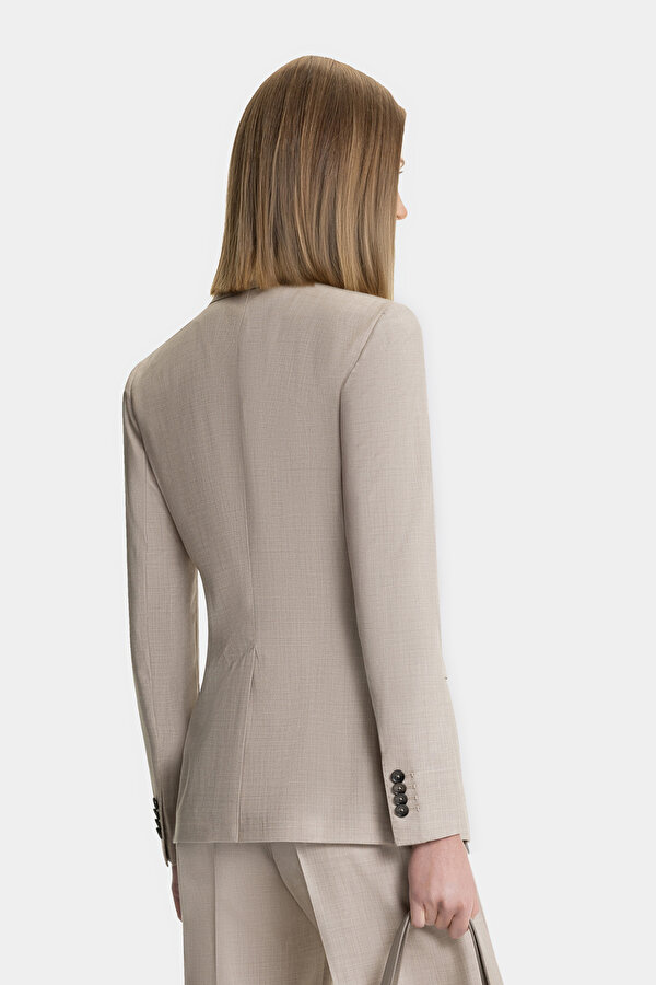 BEIGE SWALLOW COLLAR JACKET 2