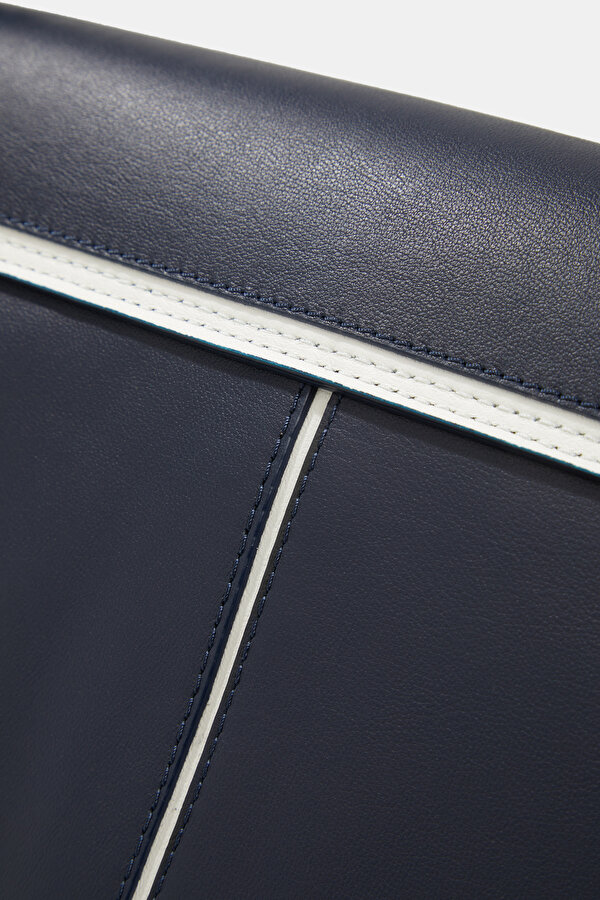 WHITE LEATHER BAG 7