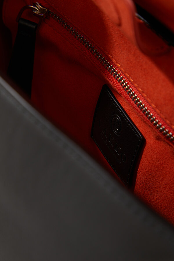 BLACK LEATHER BAG 7