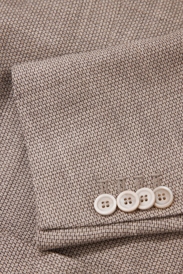 BEIGE JACKET 11