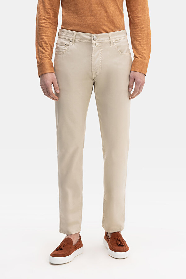 LIGHT BEIGE TROUSERS 2