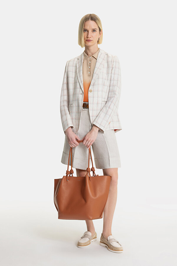 ORANGE JACKET 7