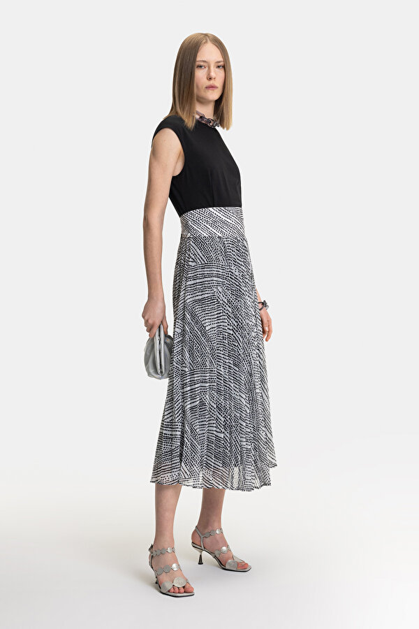 WHITE SLEEVELESS MIDI DRESS 6