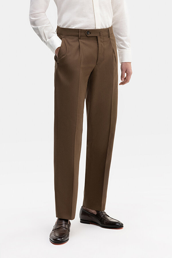 BROWN TROUSERS 2