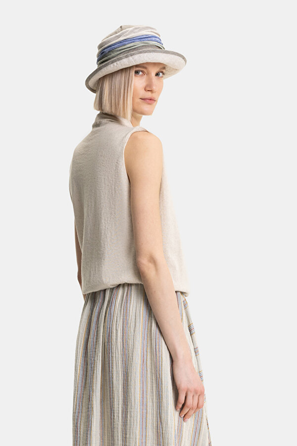 BEIGE SURPLICE NECKLINE (CROSS-OVER NECKLINE) SLEEVELESS BLOUSE 2