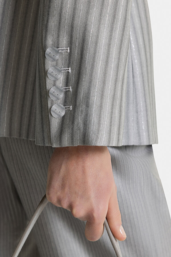 LIGHT GREY SWALLOW COLLAR JACKET 6