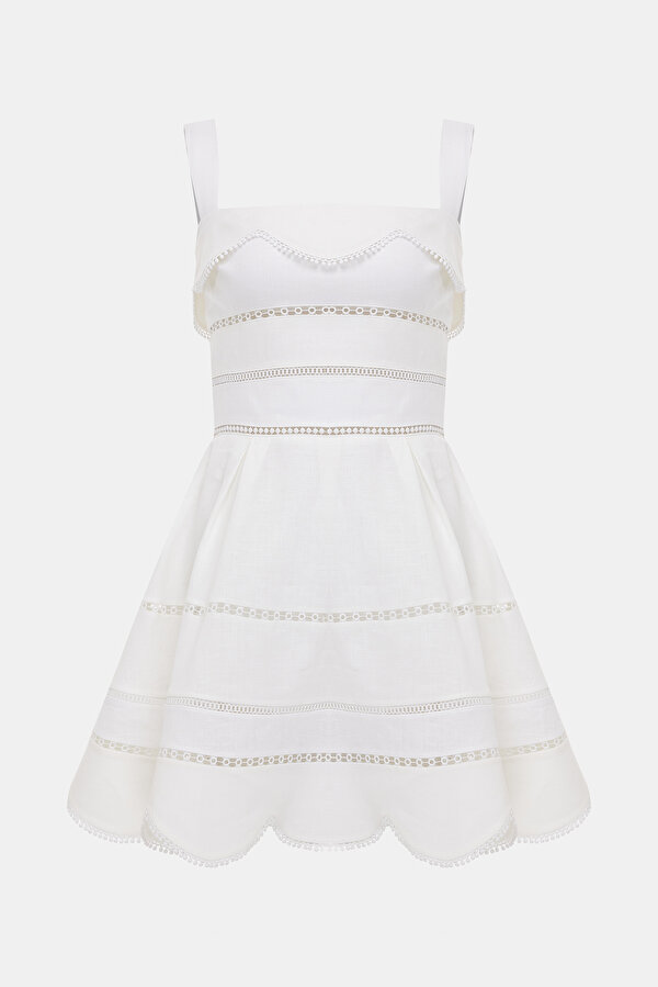 WHITE SLEEVELESS SUSPENDER SHORT DRESS