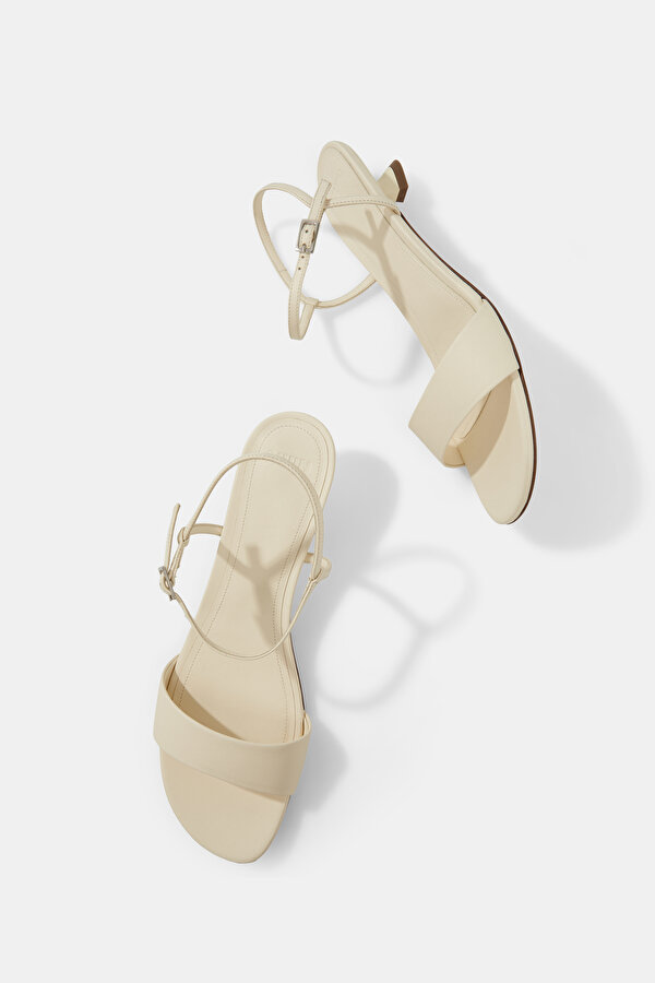 ECRU LEATHER SHOE 6