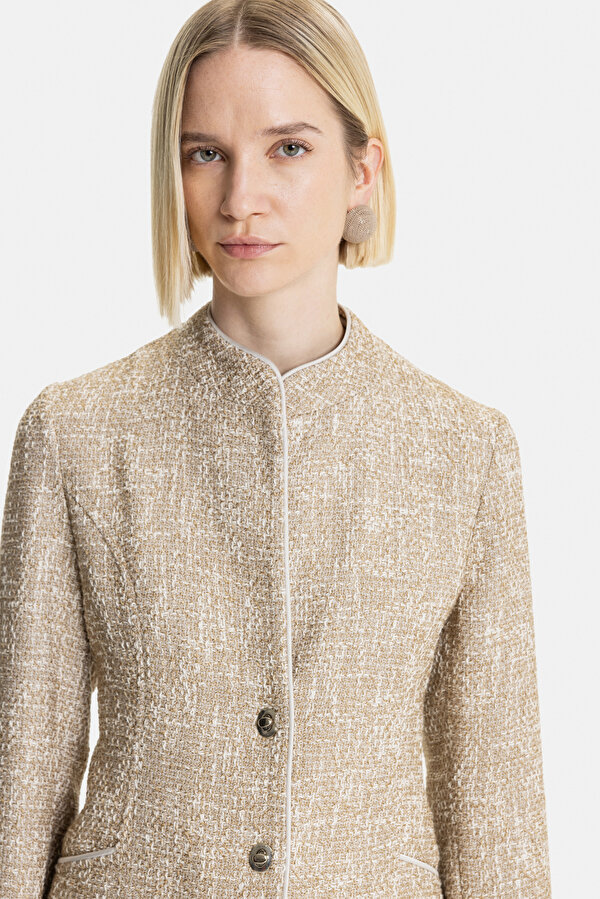BEIGE UPRIGHT COLLAR JACKET 7