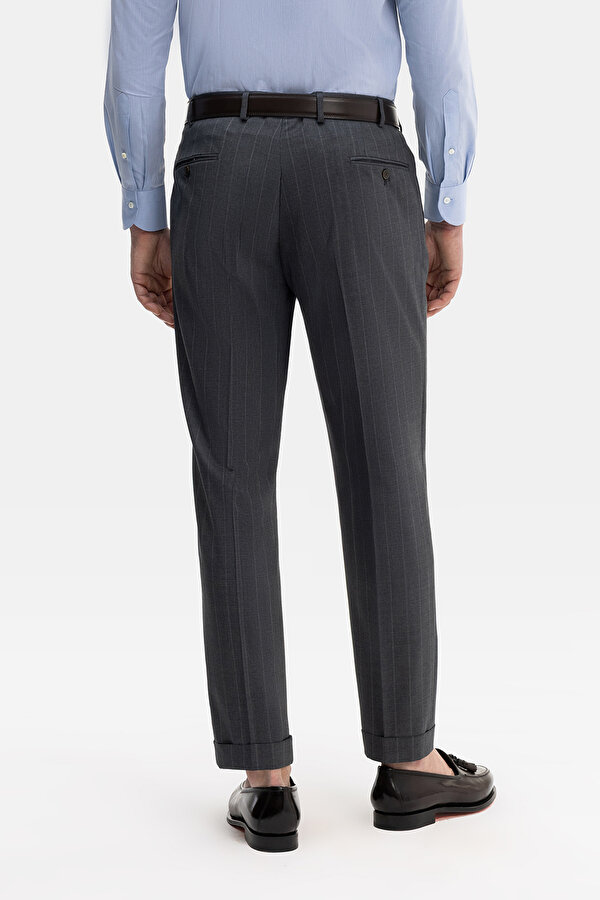 SMOKED SURPLICE NECKLINE (CROSS-OVER NECKLINE) WOOL/CASHMERE SUIT 7