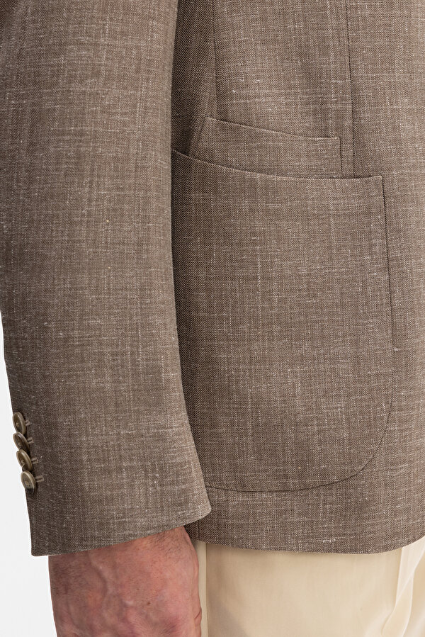 BEIGE JACKET 6