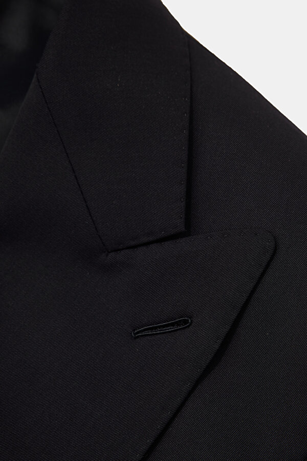 SUIT 11