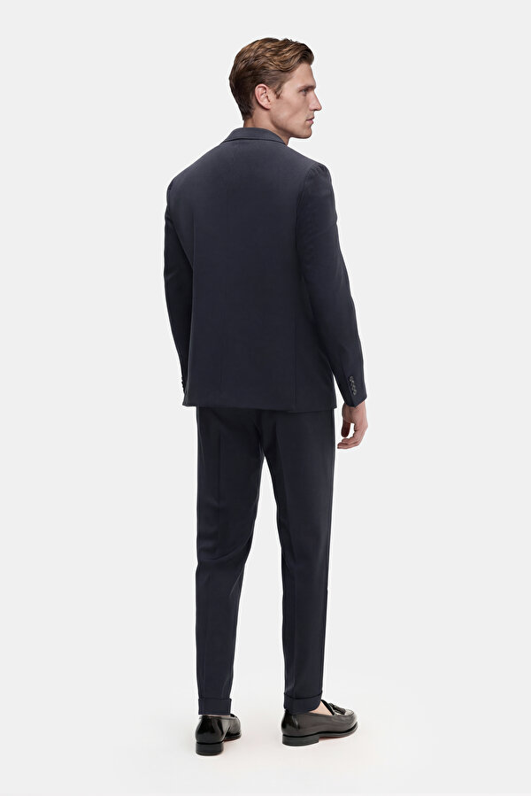 SUIT 2