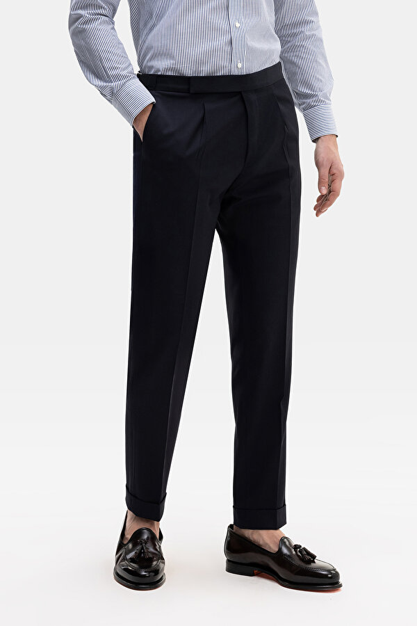 SUIT 7