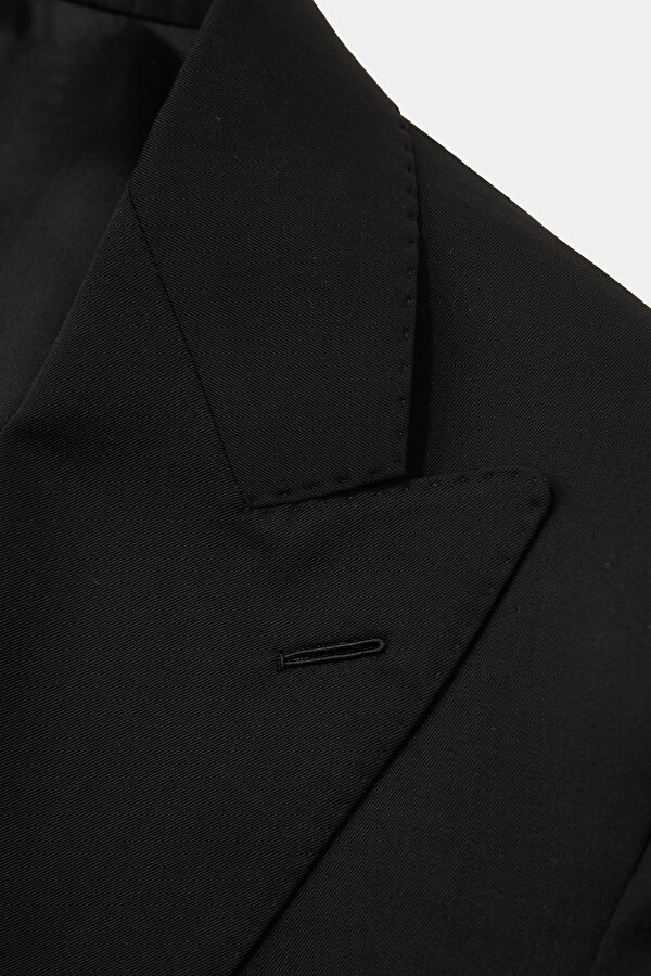 SUIT 11