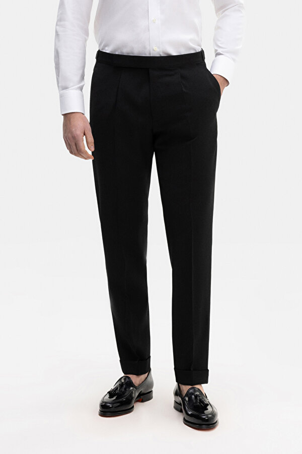 SUIT 7