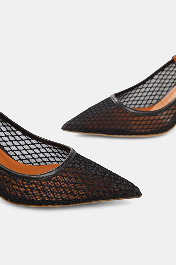 BLACK SHOE 6
