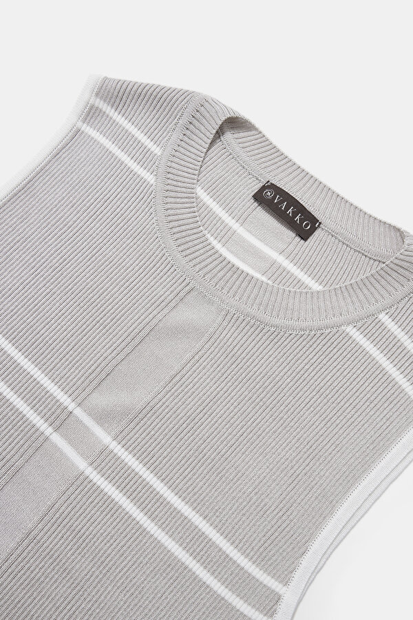 ECRU BASIC / ROUND NECKLINE 6
