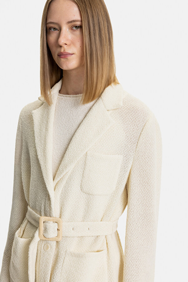 CREAM JACKET 6