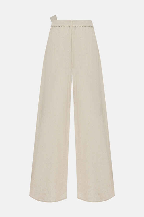 BEIGE TROUSERS 2