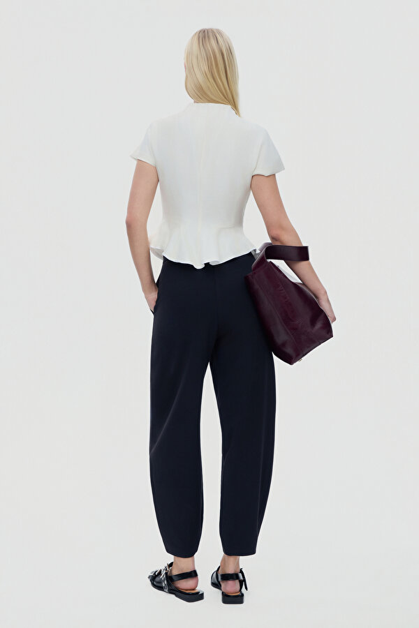 BLACK SKINNY LEG TROUSERS 2
