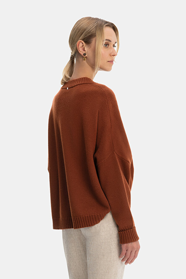 BEIGE BASIC / ROUND NECKLINE TRICOT 2