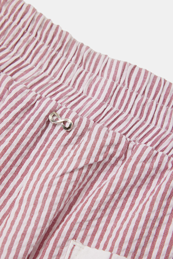 RED STRIPED ABOVE THE KNEE BERMUDA 7