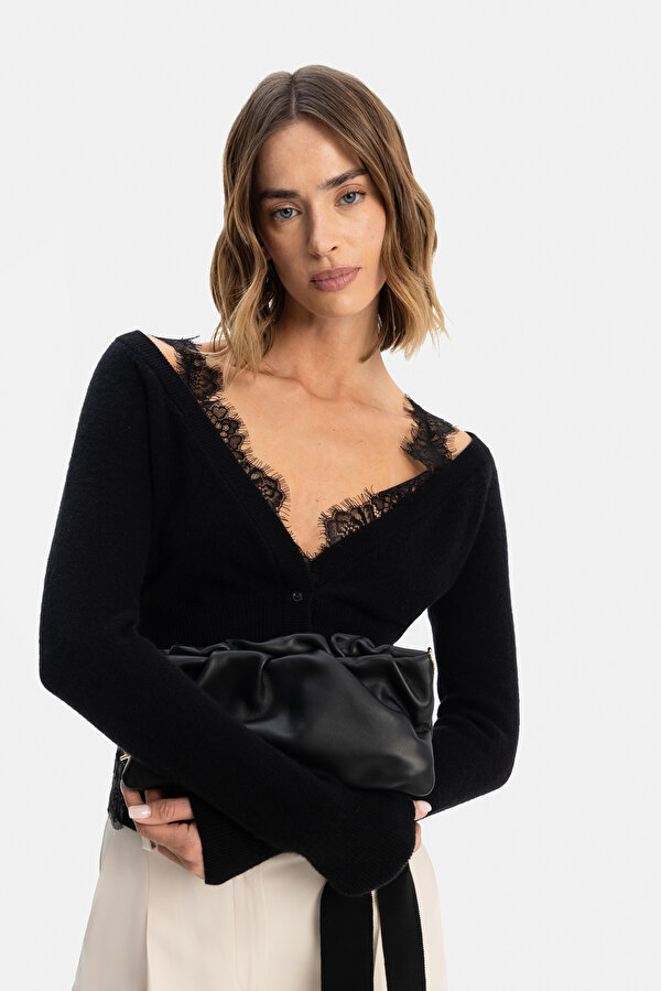 BLACK LACY TRICOT 7