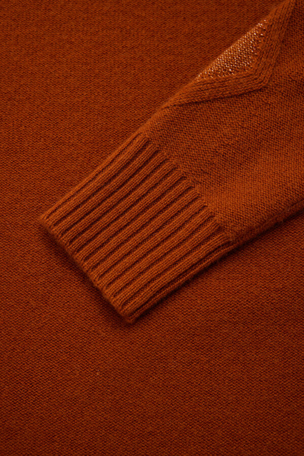 BRICK UPRIGHT COLLAR TRICOT 11